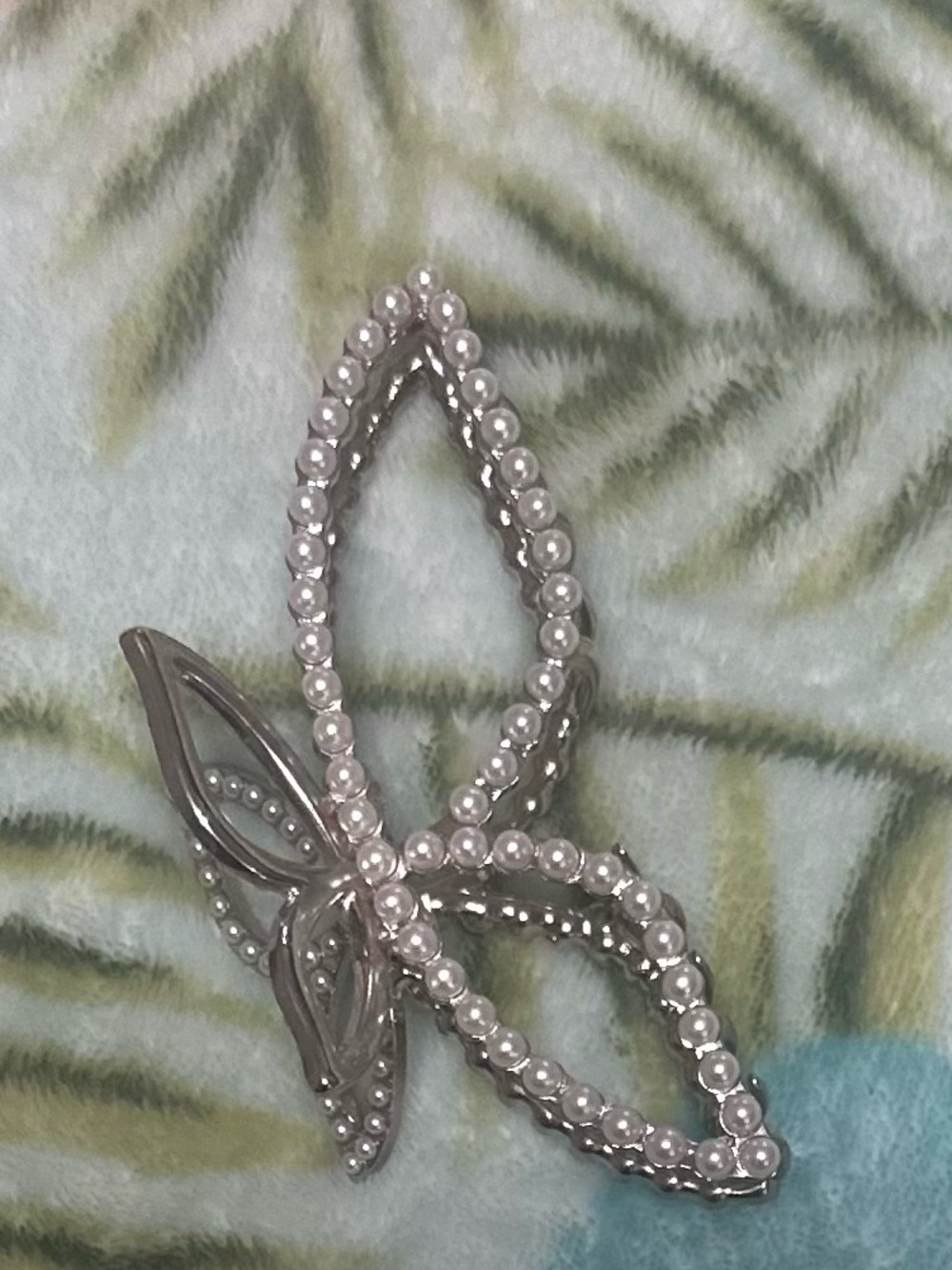 Butterfly Pearl Hair Claw Clip Silver Tone Y2K Aesthetic Hair Accessory
